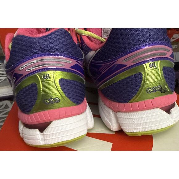 2 Pair Of ASICS Women Size 8.5 - Picture 9 of 9